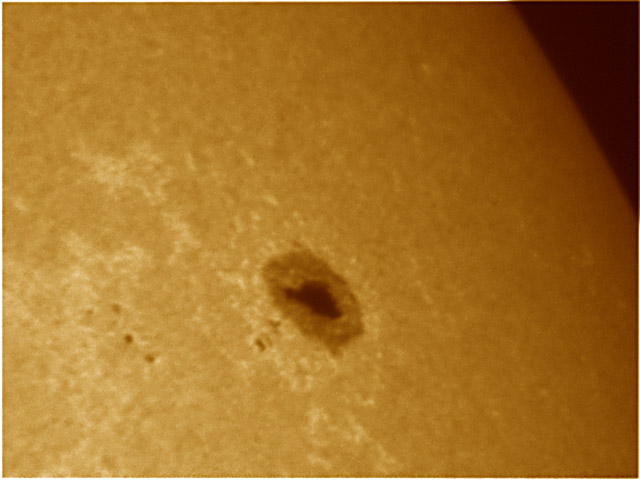 AR11260 im Weißlicht
