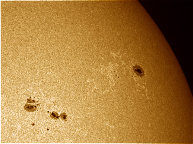 AR11261 und AR11260 im Weißlicht