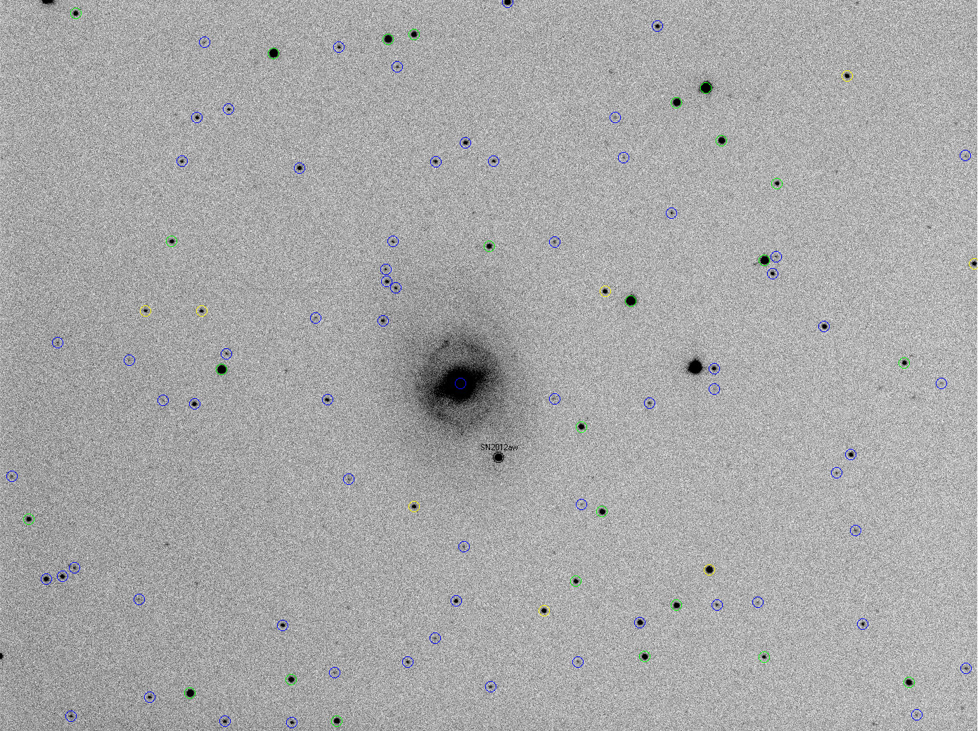 Supernova SN2012aw Messung von Position und Helligkeit