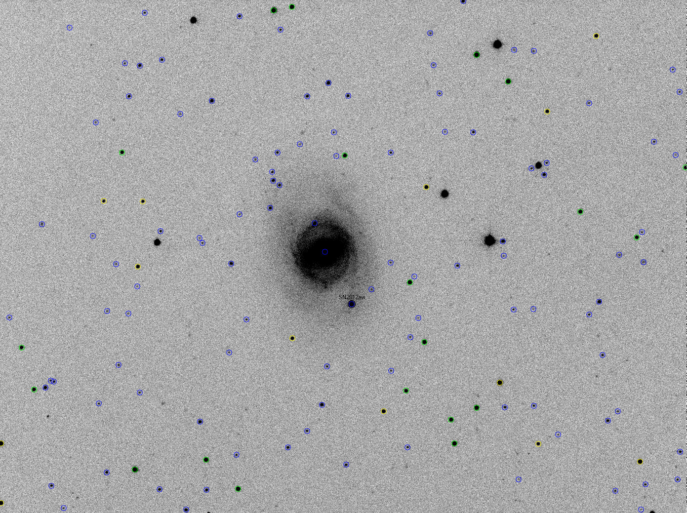 Supernova SN2012aw Messung von Position und Helligkeit