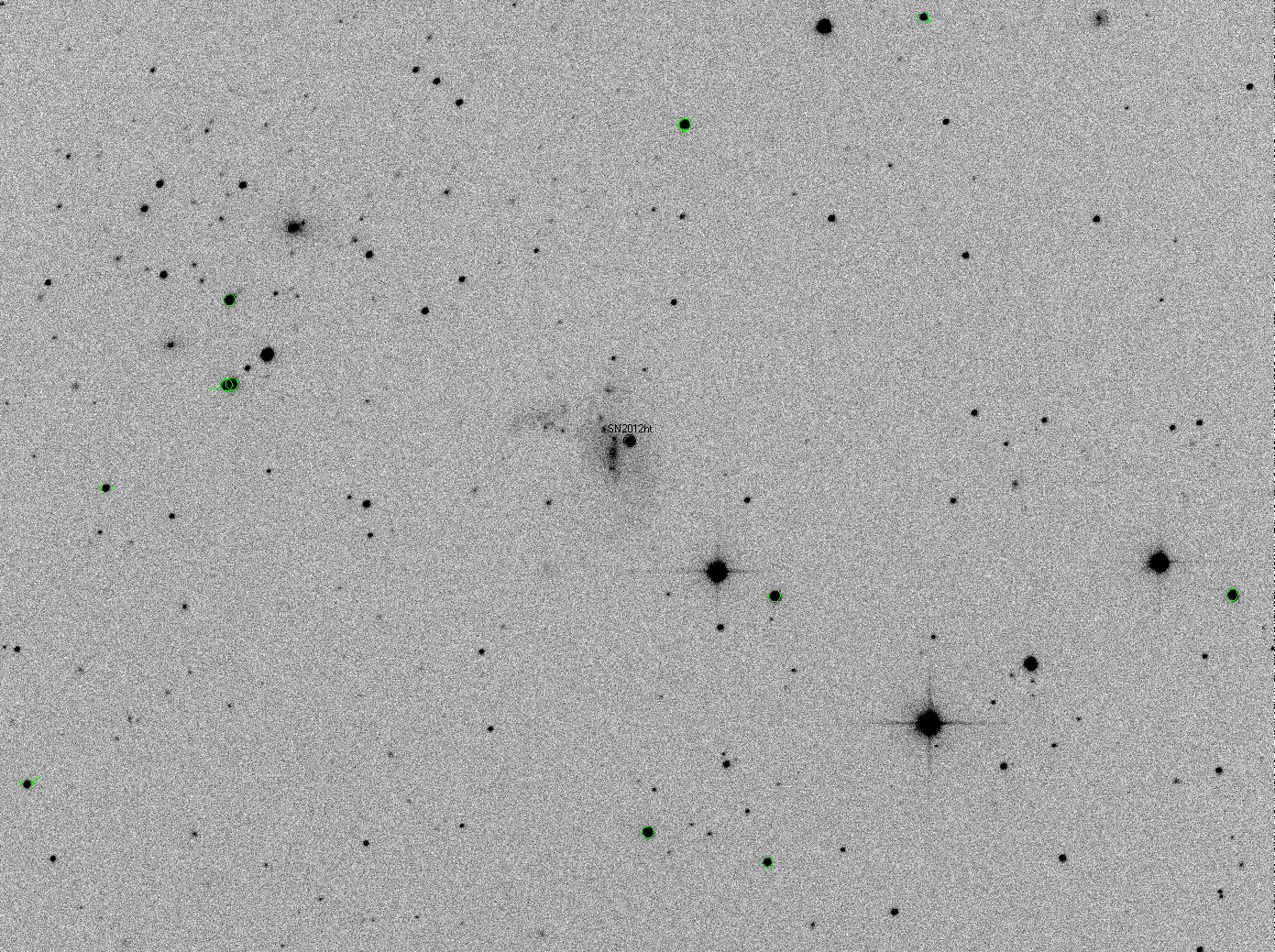 Supernova SN2012ht Messung von Position und Helligkeit