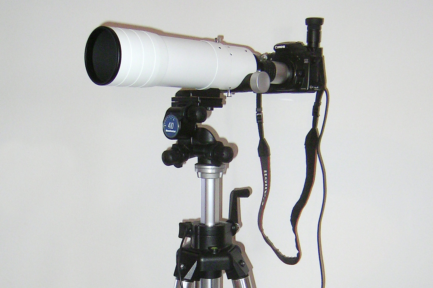 The WO Megrez72 mounted on the Manfrotto 410 gear tilt head